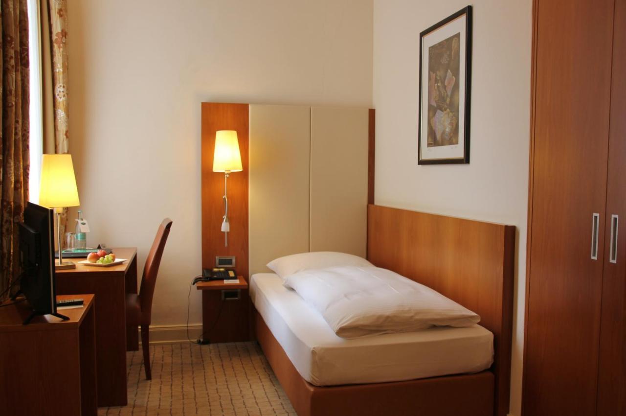 Hotel Vorbach Hamburg Eksteriør bilde
