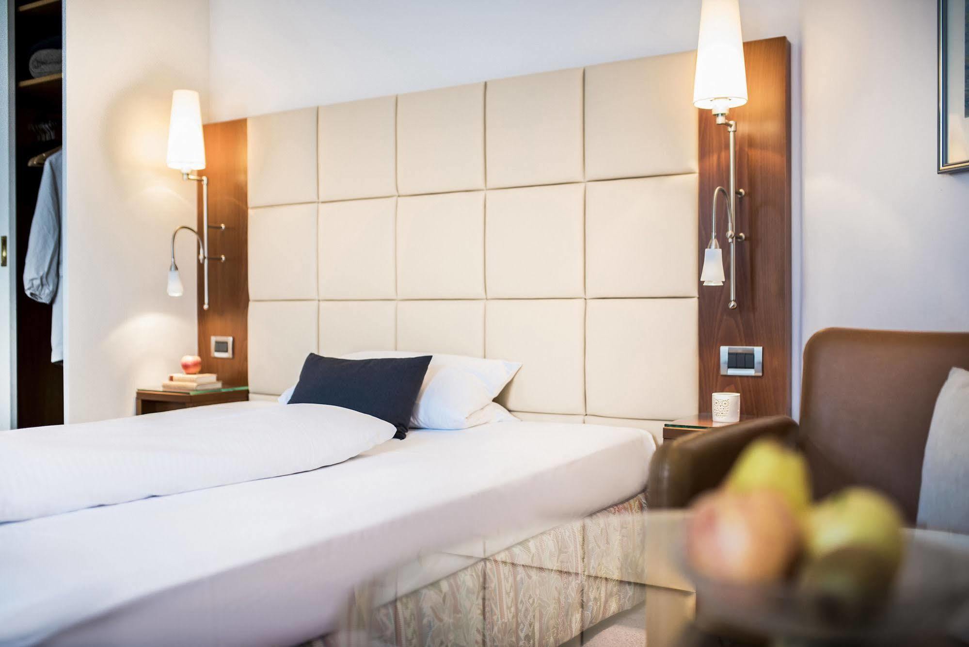 Hotel Vorbach Hamburg Eksteriør bilde